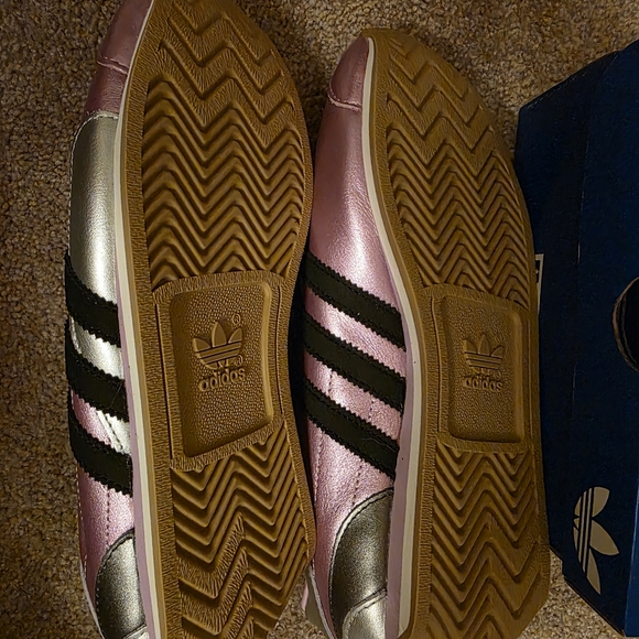 Adidas Country OG Metallic Sneakers, Basically New! - Picture 3 of 7